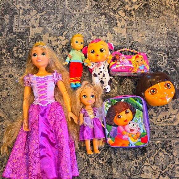 Dolls - Picture 3 of 3